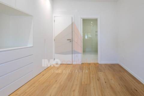 Moradia T2 Térrea com Quintal – Almeirim