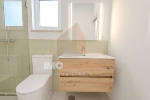 Moradia T2 Térrea com Quintal – Almeirim