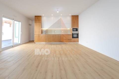 Moradia T2 Térrea com Quintal – Almeirim