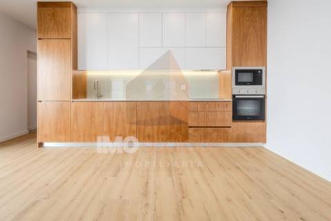 Moradia T2 Térrea com Quintal – Almeirim