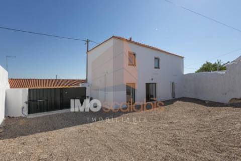Moradia T3 Independente próxima de Santarém