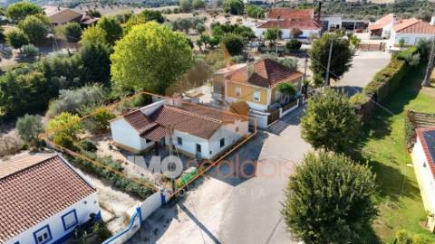 Moradia T2 com Terreno – Casais da Aroeira, Santarém