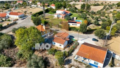 Moradia T2 com Terreno – Casais da Aroeira, Santarém