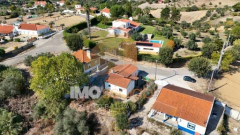 Moradia T2 com Terreno – Casais da Aroeira, Santarém