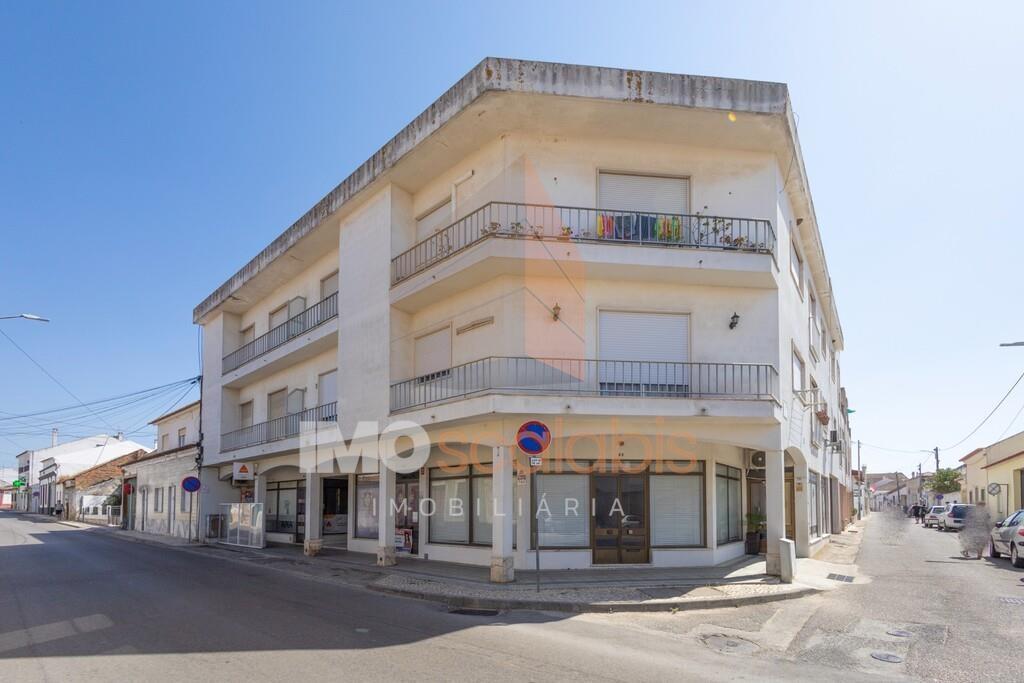 Loja no centro de Alpiarça – 46 m² | Comércio ou Habitação