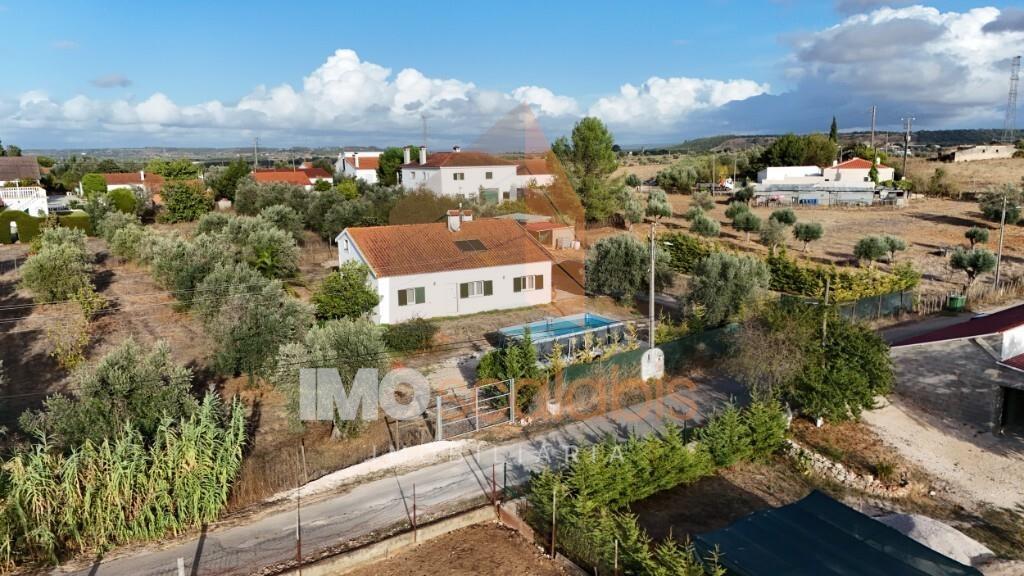 Moradia Térrea T3 em Sobral, São Vicente do Paúl – Tranquilidade e Conforto a 20 Minutos de Santarém