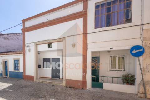 Moradia Reabilitada no Coração de Santarém – Planalto