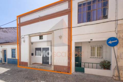 Moradia Reabilitada no Coração de Santarém – Planalto