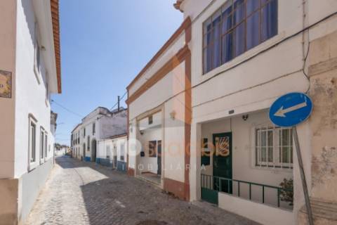 Moradia Reabilitada no Coração de Santarém – Planalto