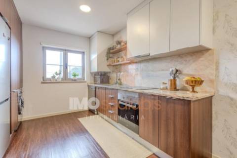 Apartamento T3 com Varanda e Estacionamento – Casais da Alagoa, Santarém