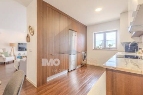 Apartamento T3 com Varanda e Estacionamento – Casais da Alagoa, Santarém