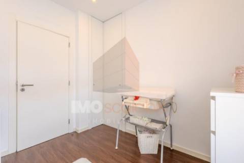 Apartamento T3 com Varanda e Estacionamento – Casais da Alagoa, Santarém