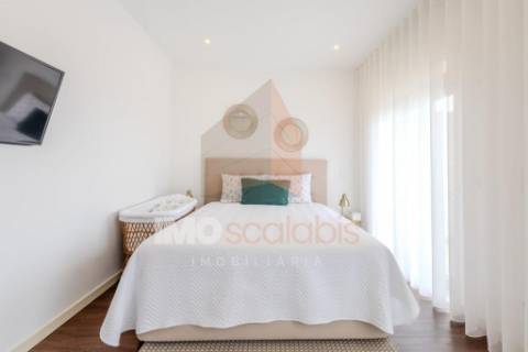 Apartamento T3 com Varanda e Estacionamento – Casais da Alagoa, Santarém