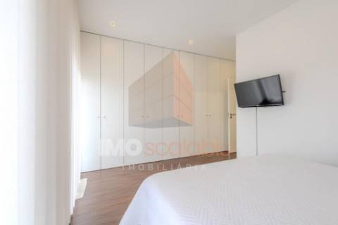 Apartamento T3 com Varanda e Estacionamento – Casais da Alagoa, Santarém