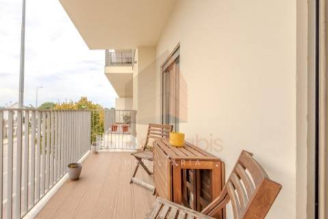 Apartamento T3 com Varanda e Estacionamento – Casais da Alagoa, Santarém