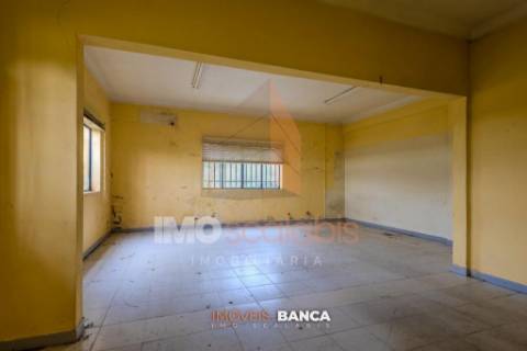 Oportunidade de investimento no Ribatejo – armazém com excelente preço e grande potencial!