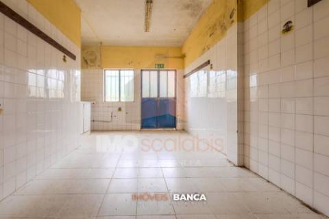 Oportunidade de investimento no Ribatejo – armazém com excelente preço e grande potencial!