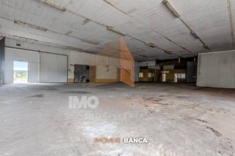 Oportunidade de investimento no Ribatejo – armazém com excelente preço e grande potencial!