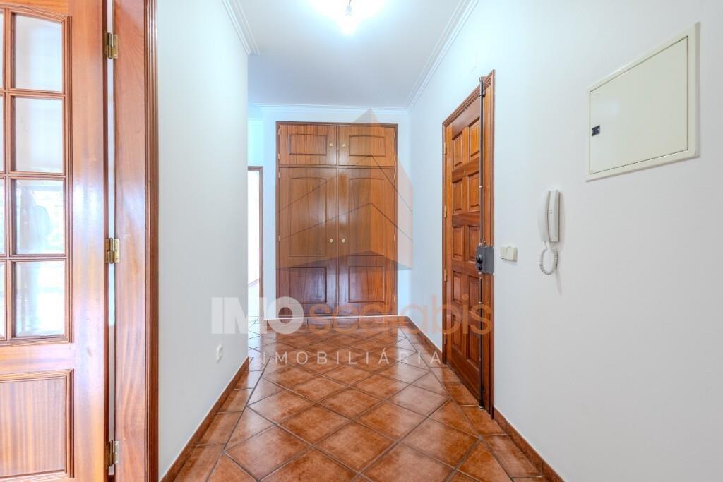 Oportunidade! T2 com grandes áreas e luz natural em São Domingos – Santarém