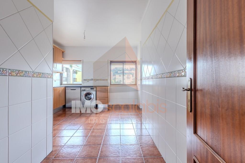 Oportunidade! T2 com grandes áreas e luz natural em São Domingos – Santarém