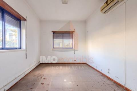 Armazéns Industriais – Zona Industrial de Alpiarça