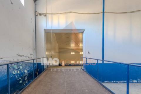 Armazéns Industriais – Zona Industrial de Alpiarça