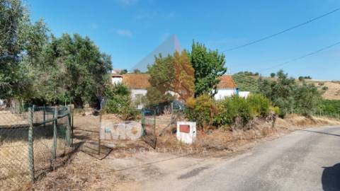 Moradia T3 para Reabilitação em Calhariz – Rio Maior