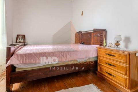 Moradia T3 para Reabilitação em Calhariz – Rio Maior
