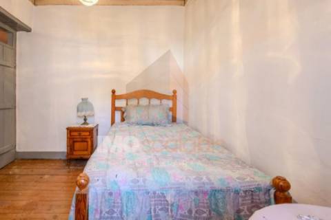 Moradia T3 para Reabilitação em Calhariz – Rio Maior