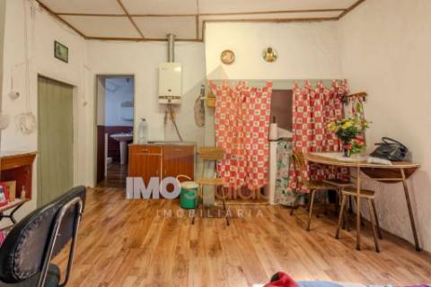 Moradia T3 para Reabilitação em Calhariz – Rio Maior