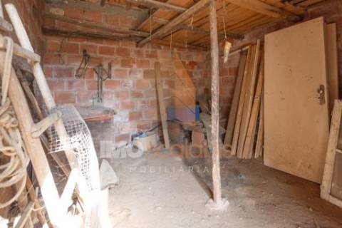 Moradia T3 para Reabilitação em Calhariz – Rio Maior