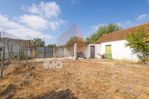 Moradia T3 para Reabilitação em Calhariz – Rio Maior