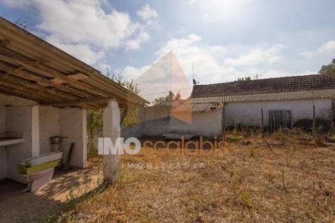 Moradia T3 para Reabilitação em Calhariz – Rio Maior