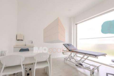 Loja Comercial à Venda em Santarém