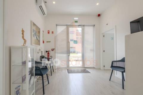 Loja Comercial à Venda em Santarém