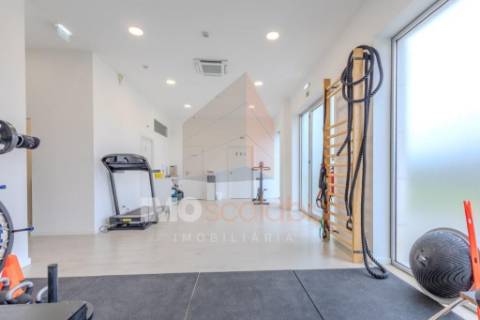 Loja Comercial à Venda em Santarém