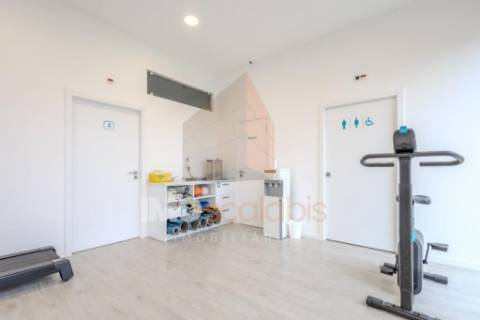 Loja Comercial à Venda em Santarém