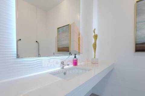 Loja Comercial à Venda em Santarém