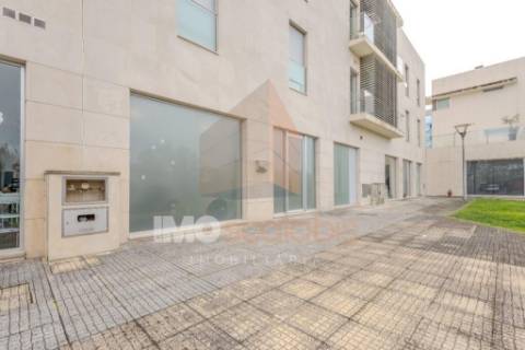 Loja Comercial à Venda em Santarém