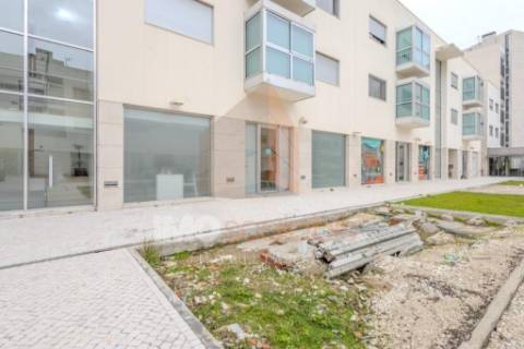 Loja Comercial à Venda em Santarém