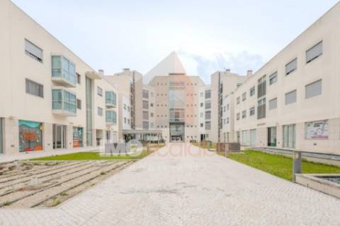 Loja Comercial à Venda em Santarém