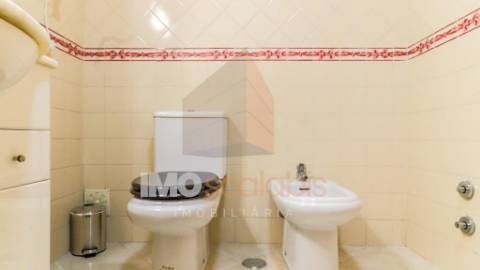 Apartamento T2 com garagem