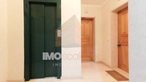 Apartamento T2 com garagem