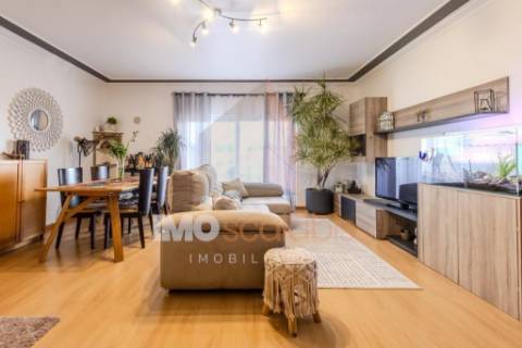 Apartamento T3, Áreas Generosas em Santarém