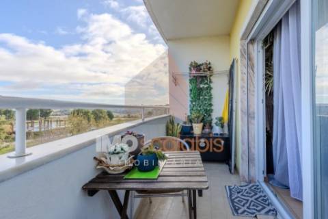 Apartamento T3, Áreas Generosas em Santarém