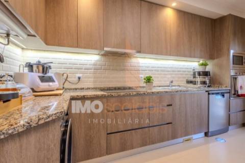 Apartamento T3, Áreas Generosas em Santarém