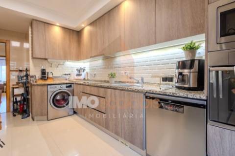 Apartamento T3, Áreas Generosas em Santarém