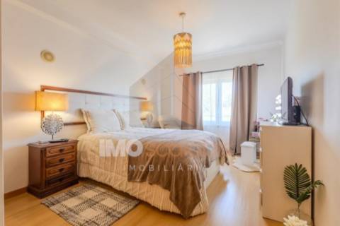 Apartamento T3, Áreas Generosas em Santarém