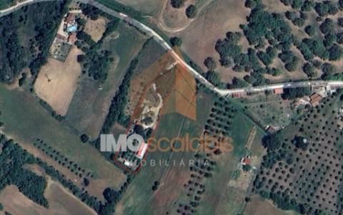 Terreno murado e vedado