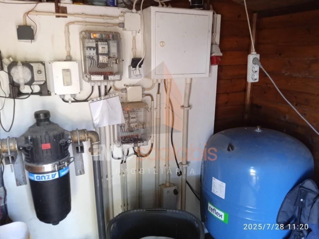 Terreno murado e vedado